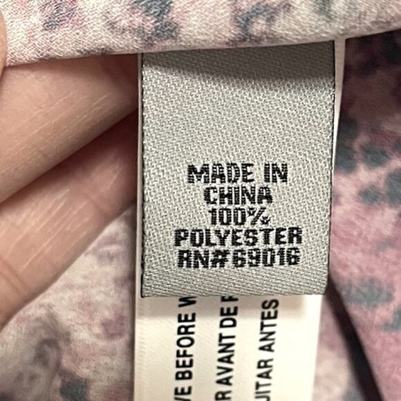 NWT RUFF‎ HEWN GREY Sleeveless V-Neck Button Front Pink/White Ombré Shirt Size M - Picture 9 of 12